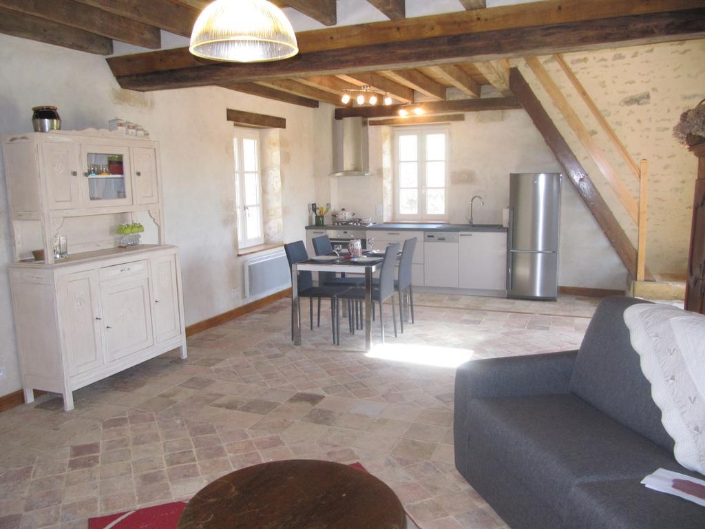 Gite De La Hertaudiere Montbizot Экстерьер фото